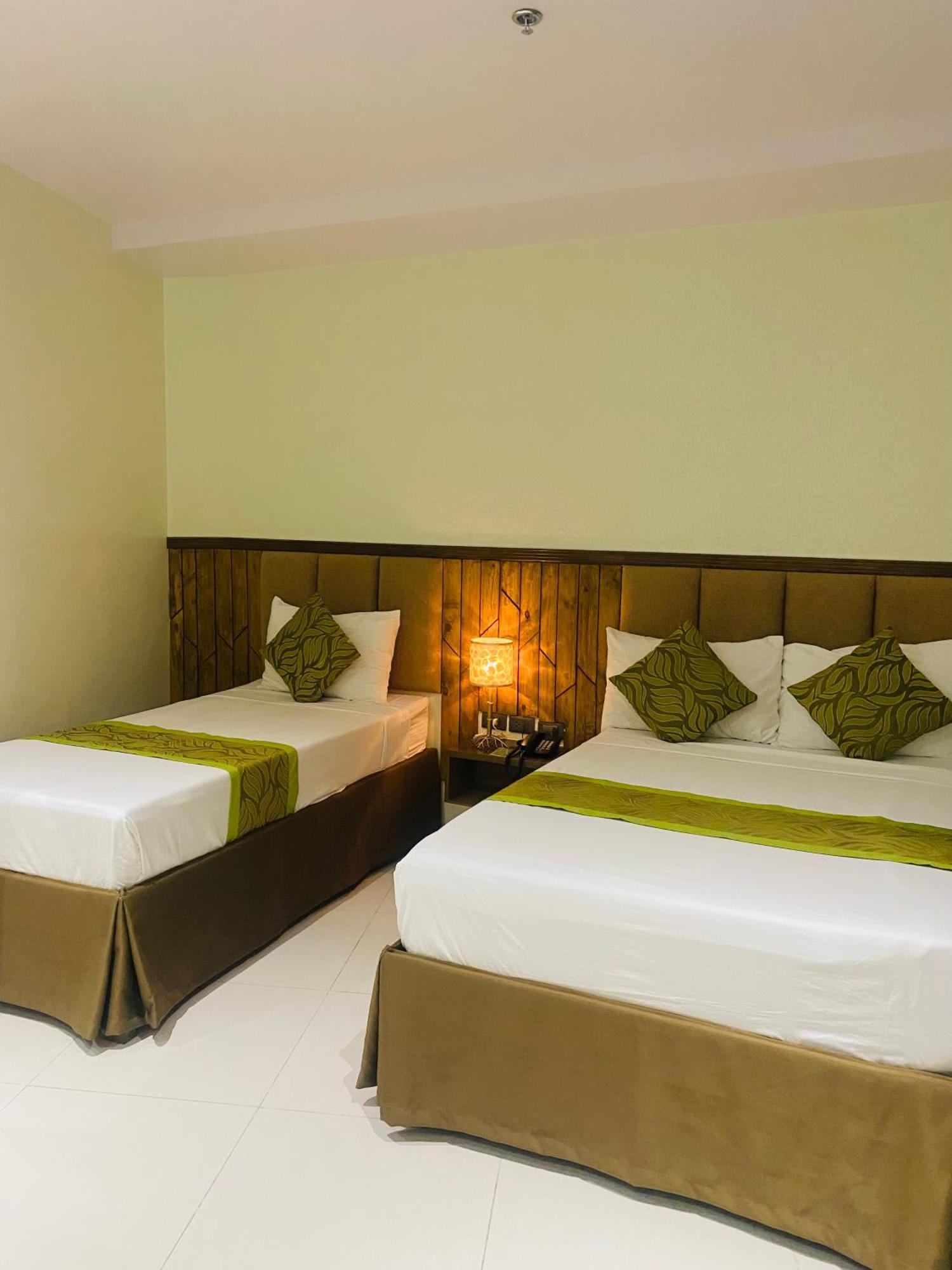 Maxi Hotel And Event Center Tagbilaran Eksteriør billede