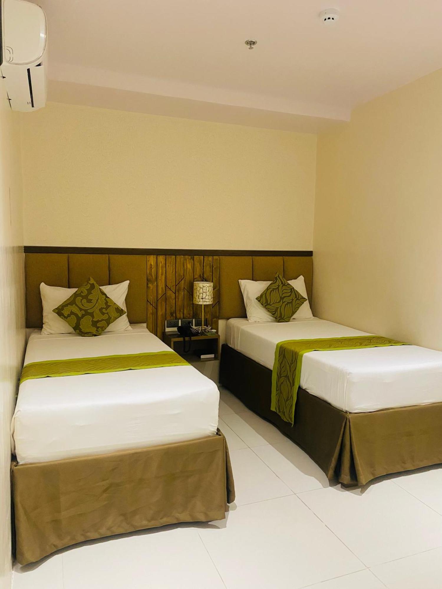 Maxi Hotel And Event Center Tagbilaran Eksteriør billede