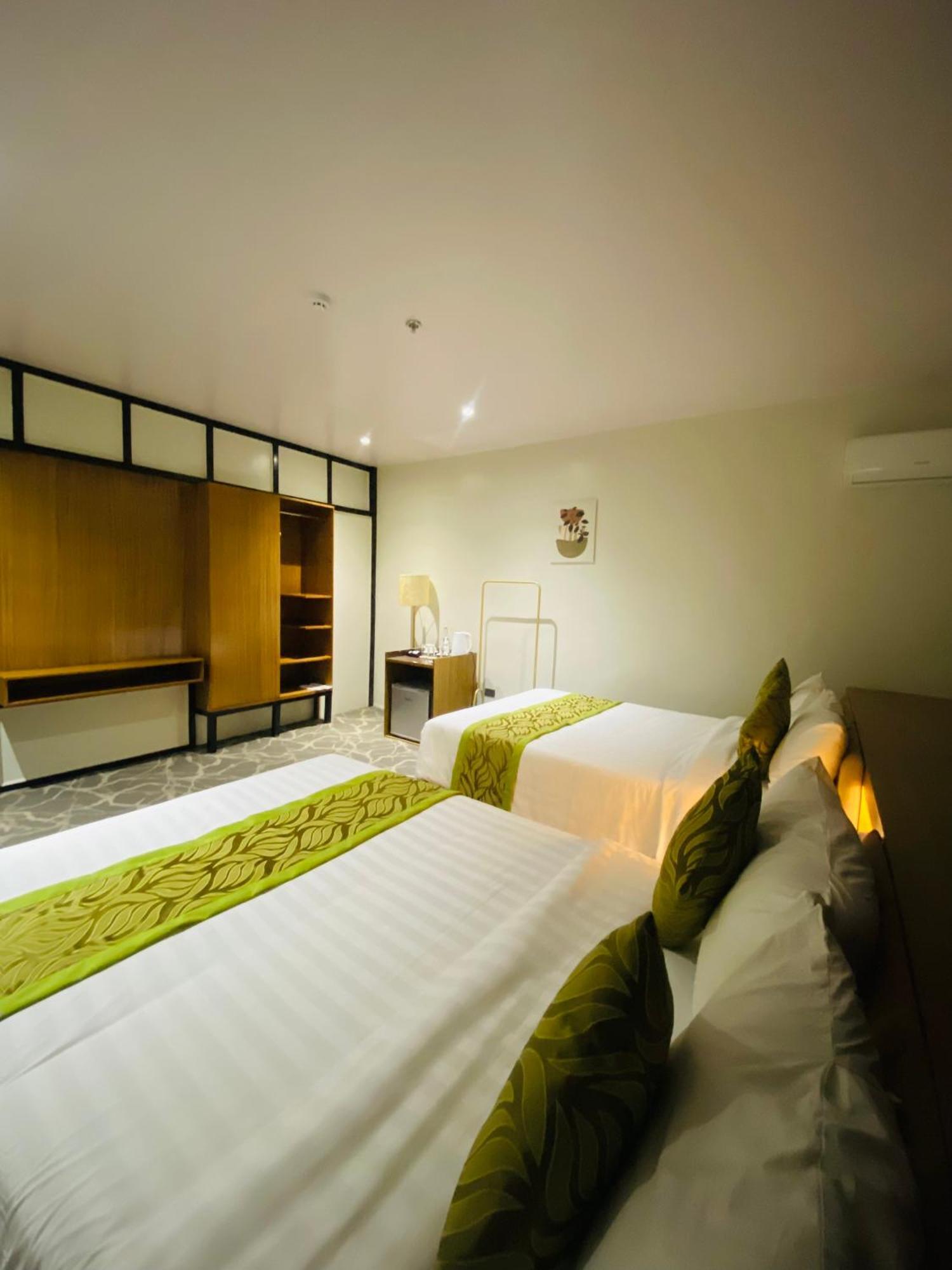 Maxi Hotel And Event Center Tagbilaran Eksteriør billede