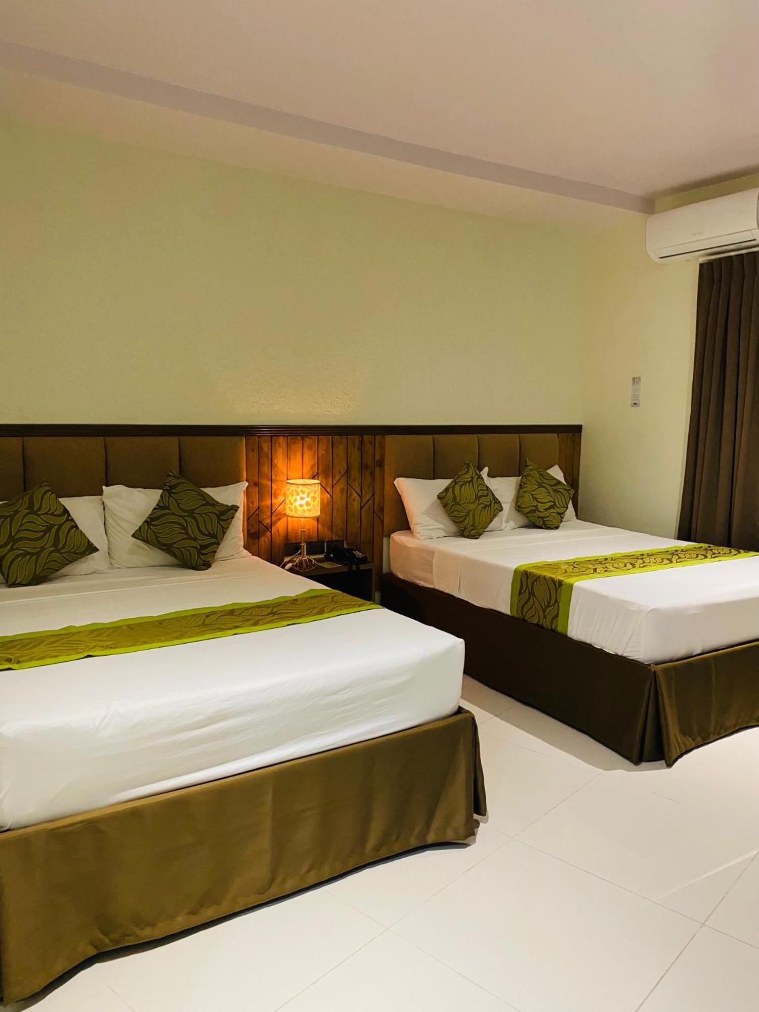 Maxi Hotel And Event Center Tagbilaran Eksteriør billede