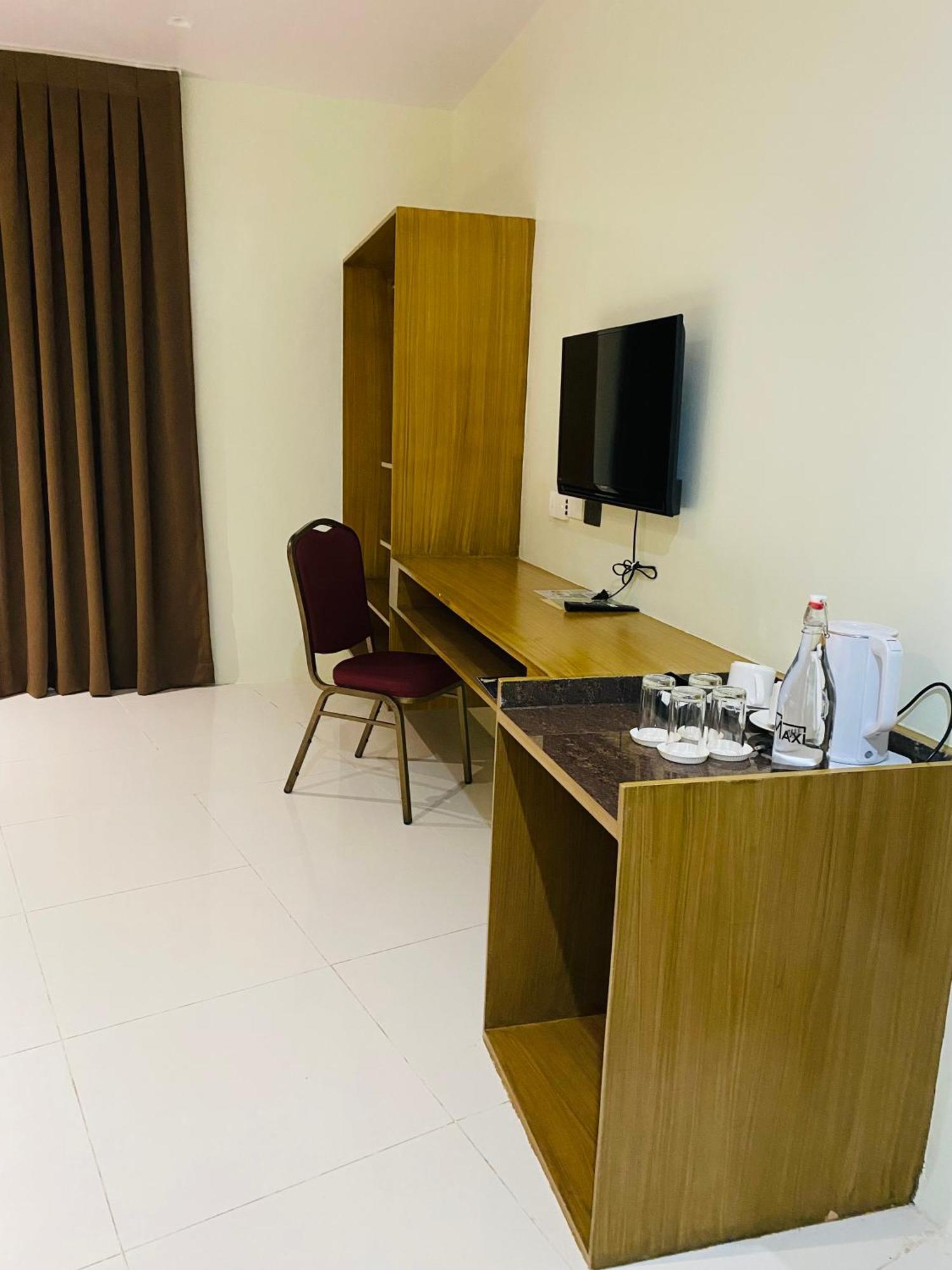 Maxi Hotel And Event Center Tagbilaran Eksteriør billede
