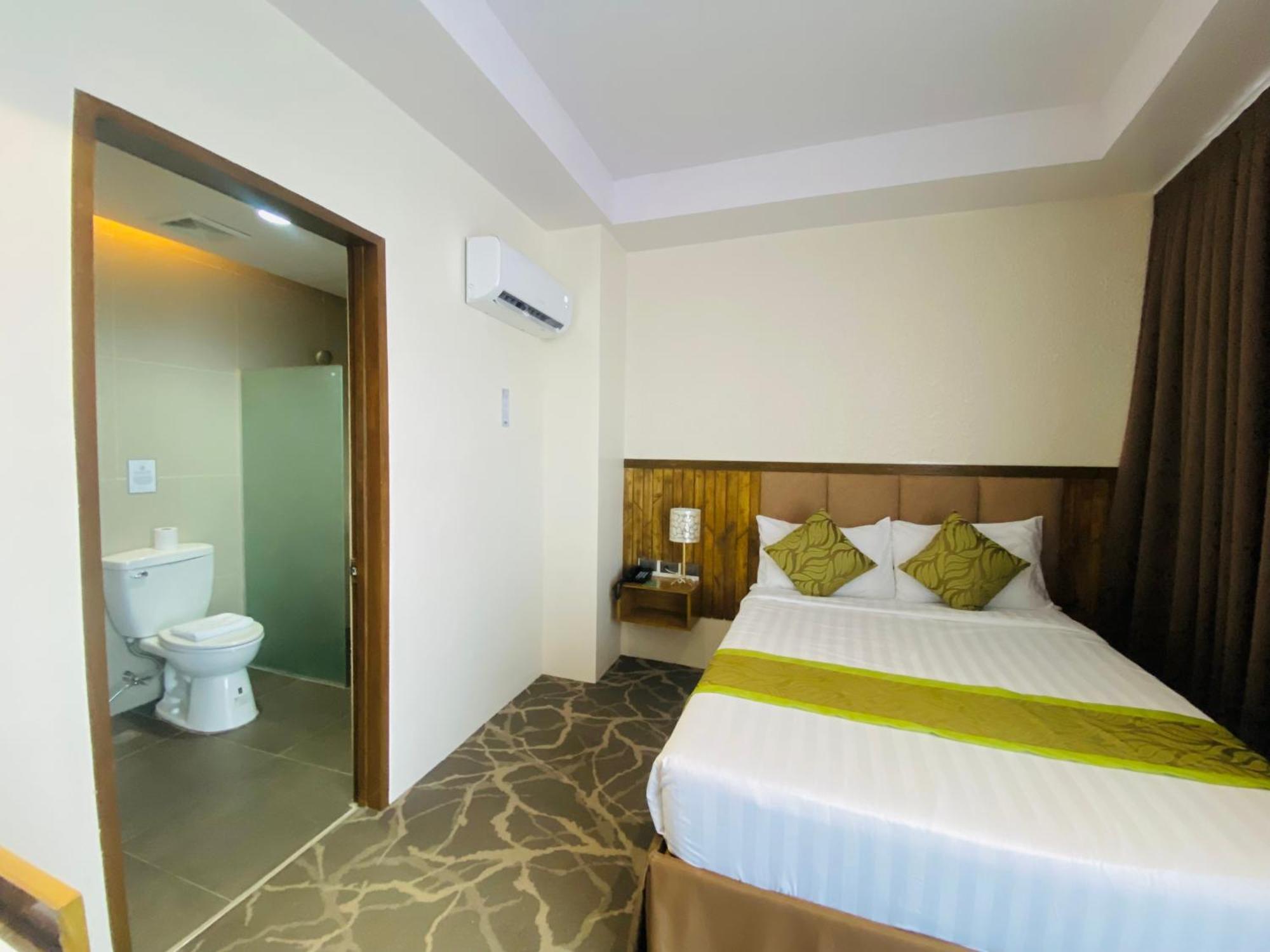 Maxi Hotel And Event Center Tagbilaran Eksteriør billede